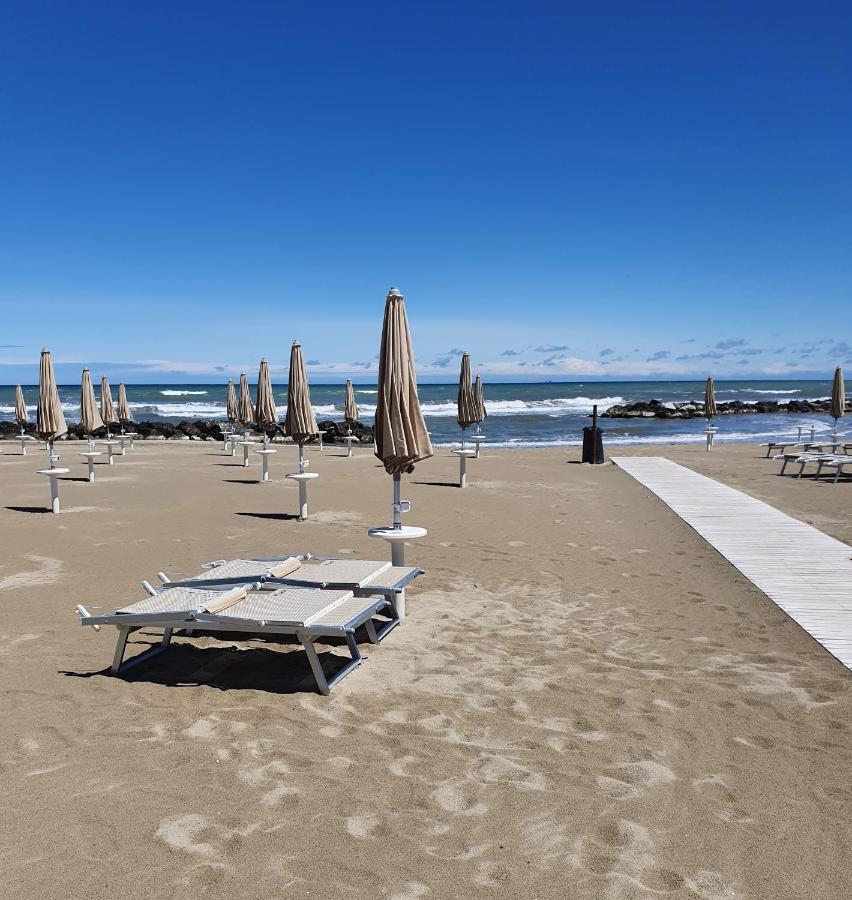 רימיני Hotel De La Plage מראה חיצוני תמונה