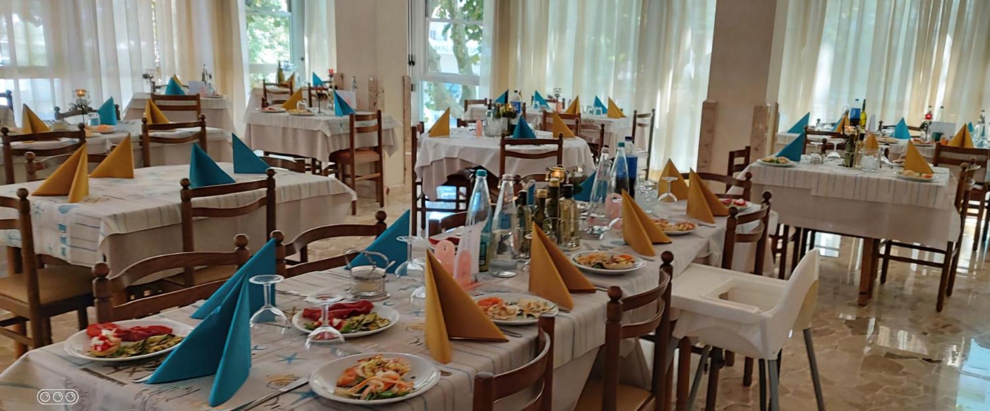 רימיני Hotel De La Plage מראה חיצוני תמונה