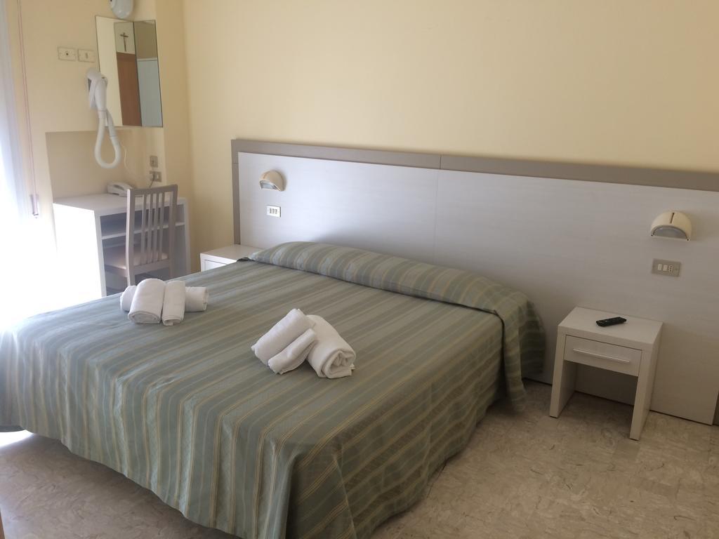 רימיני Hotel De La Plage מראה חיצוני תמונה