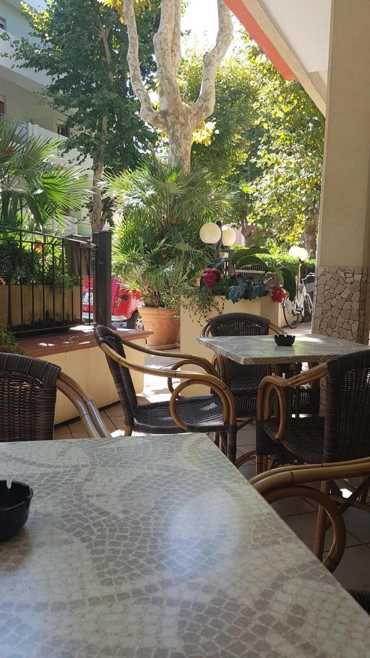 רימיני Hotel De La Plage מראה חיצוני תמונה