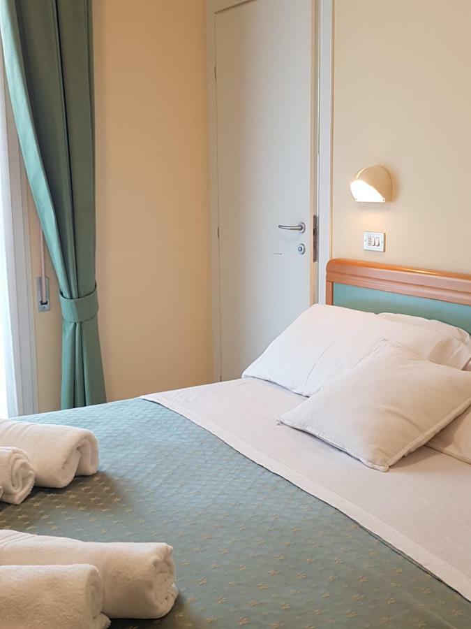 רימיני Hotel De La Plage מראה חיצוני תמונה