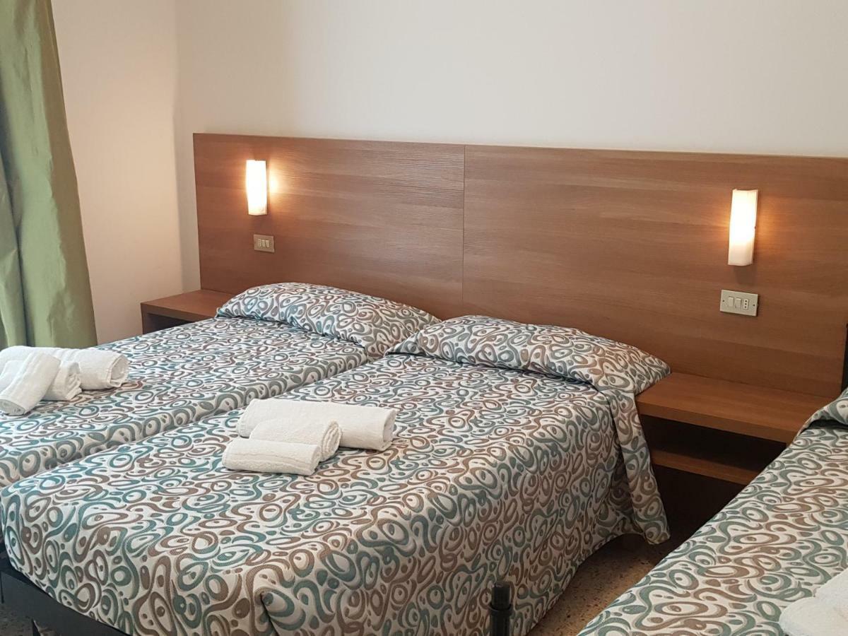 רימיני Hotel De La Plage מראה חיצוני תמונה